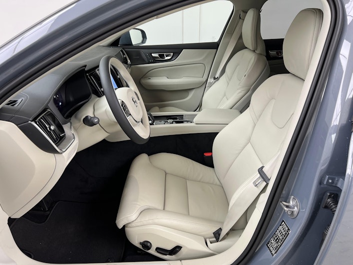 Vehicle image VOLVO V60