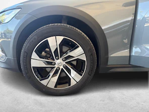 Fahrzeugbild VOLVO V60 Cross Country 2.0 B4 Ultimate AWD