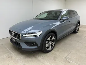 Volvo V60 Cross Country 2.0 B4 Ultimate AWD / ab 3,99% Leasing bei Abschluss einer Protect Autoversicherung