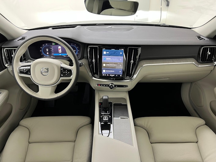 Vehicle image VOLVO V60