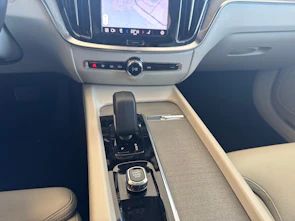 Fahrzeugbild VOLVO V60 Cross Country 2.0 B4 Ultimate AWD