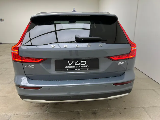 Volvo V60 Cross Country 2.0 B4 Ultimate AWD / ab 3,99% Leasing bei Abschluss einer Protect Autoversicherung