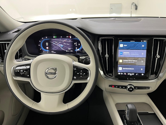 Vehicle image VOLVO V60