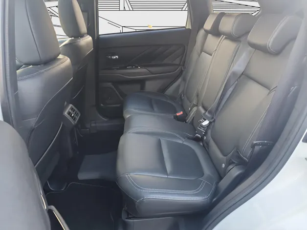 Mitsubishi Outlander 2.4 PHEV Diamond Crochet