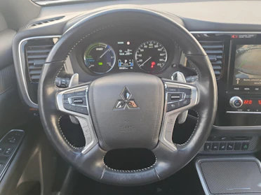 MITSUBISHI OUTLANDER 11