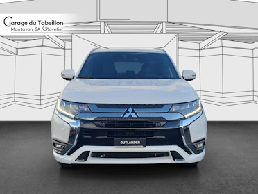 MITSUBISHI OUTLANDER 4