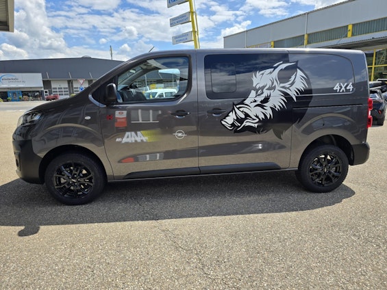 First vehicle image First vehicle image