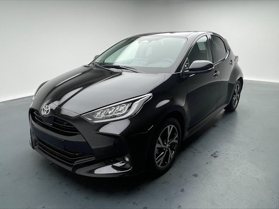 First vehicle image
