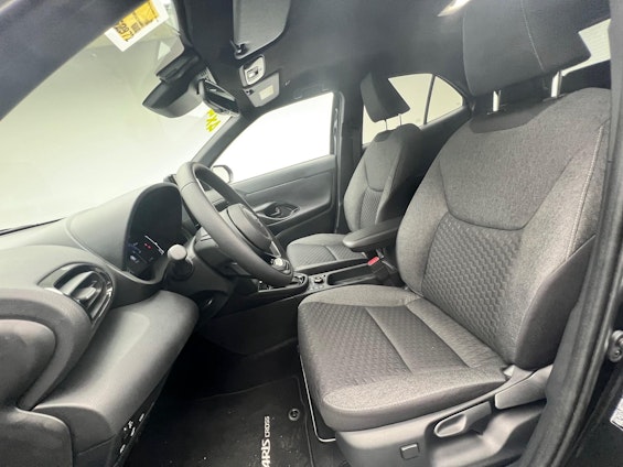 Vehicle image 6