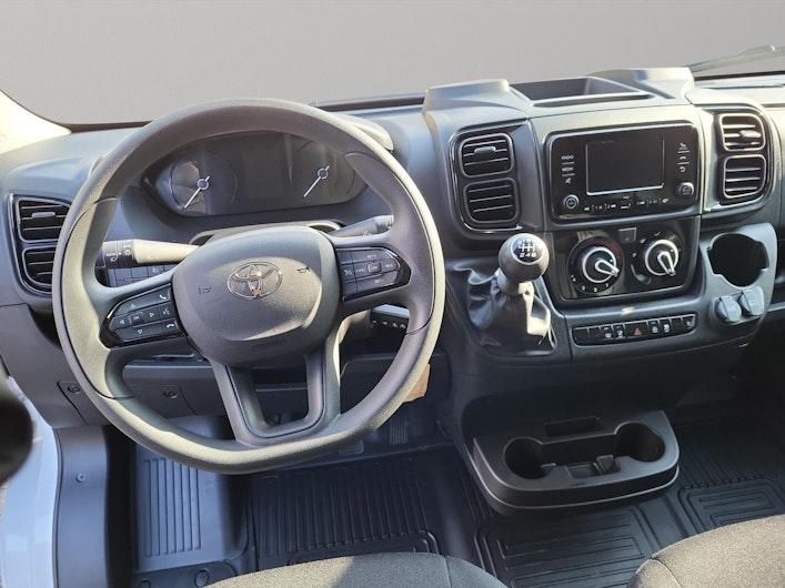 Vehicle image TOYOTA PROACE MAX