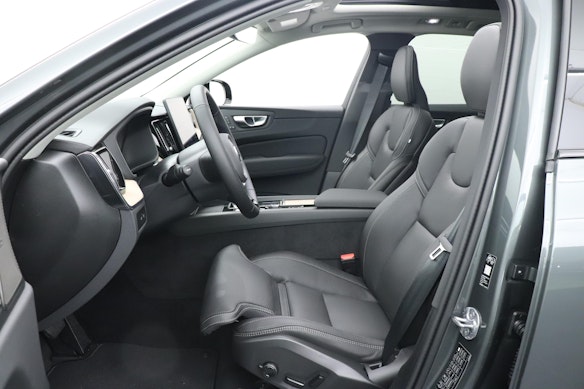 VOLVO XC60 2.0 T8 TE Ultra Dark eAWD 2