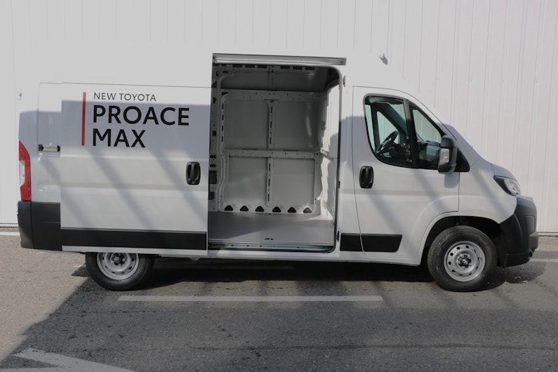 Vehicle image TOYOTA PROACE MAX