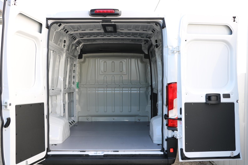 Vehicle image TOYOTA PROACE MAX