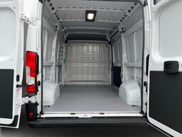 Vehicle image TOYOTA PROACE MAX