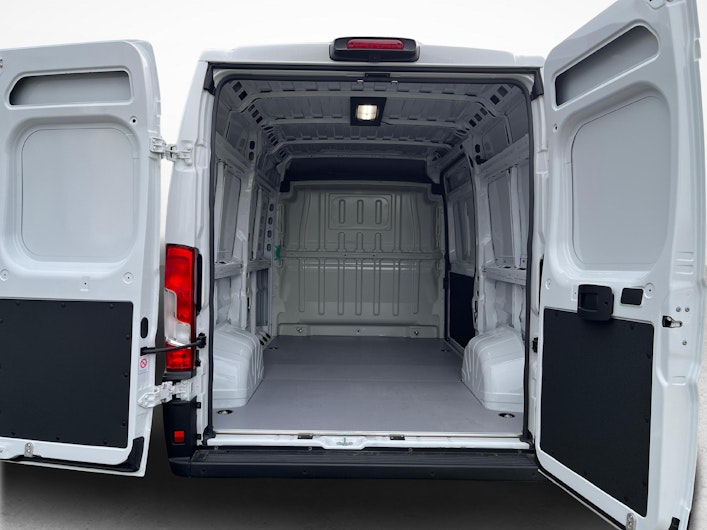 Vehicle image TOYOTA PROACE MAX