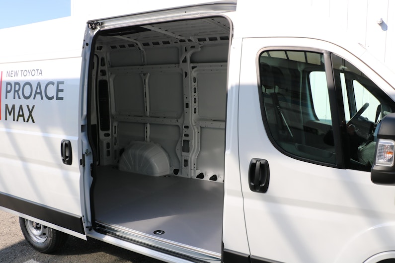 Vehicle image TOYOTA PROACE MAX