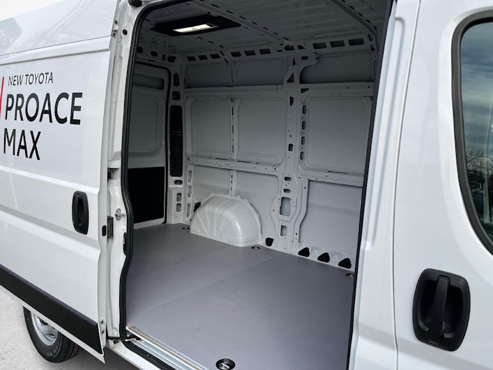 Vehicle image TOYOTA PROACE MAX