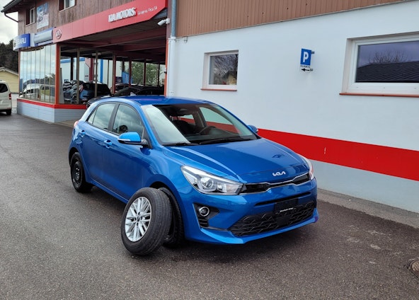 First vehicle image First vehicle image