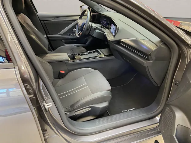 Opel Astra Sports Tourer 1.2 T 130 Swiss Plus