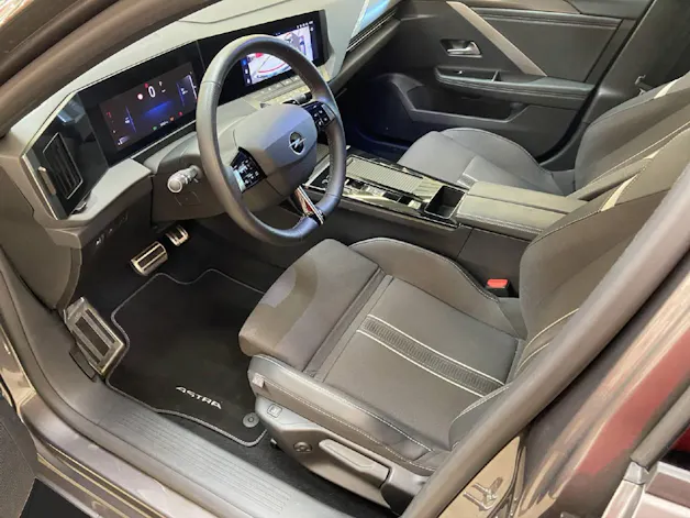 Opel Astra Sports Tourer 1.2 T 130 Swiss Plus