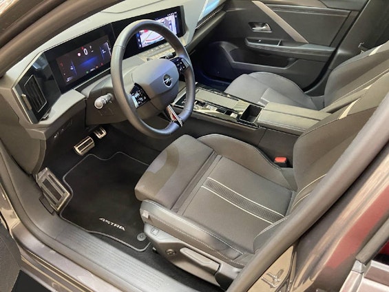 Vehicle image 4 Vehicle image 4