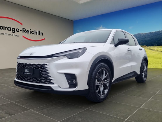 First vehicle image
