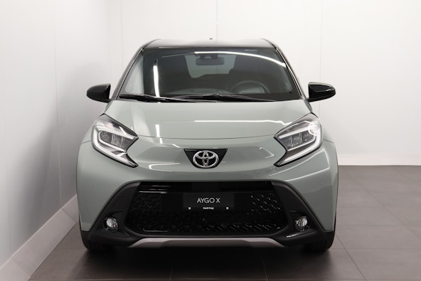 Vehicle image 8