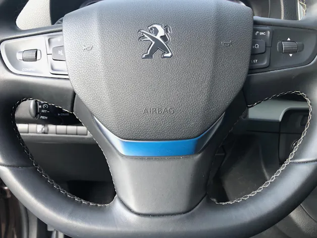 Peugeot Traveller Standard 2.0 BlueHDi 180 Allure S/S
