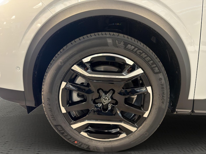 Vehicle image PEUGEOT 5008