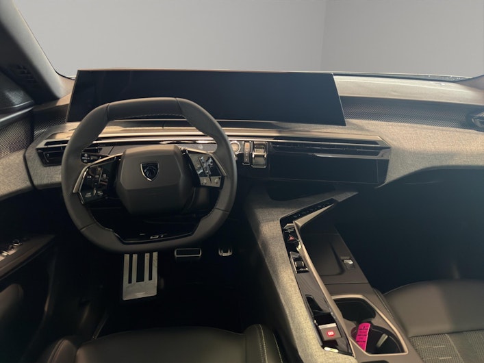 Vehicle image PEUGEOT 5008