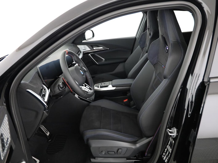 Vehicle image BMW X2