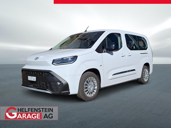 First vehicle image