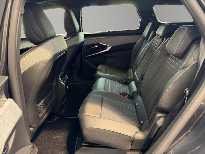 Vehicle image PEUGEOT 5008