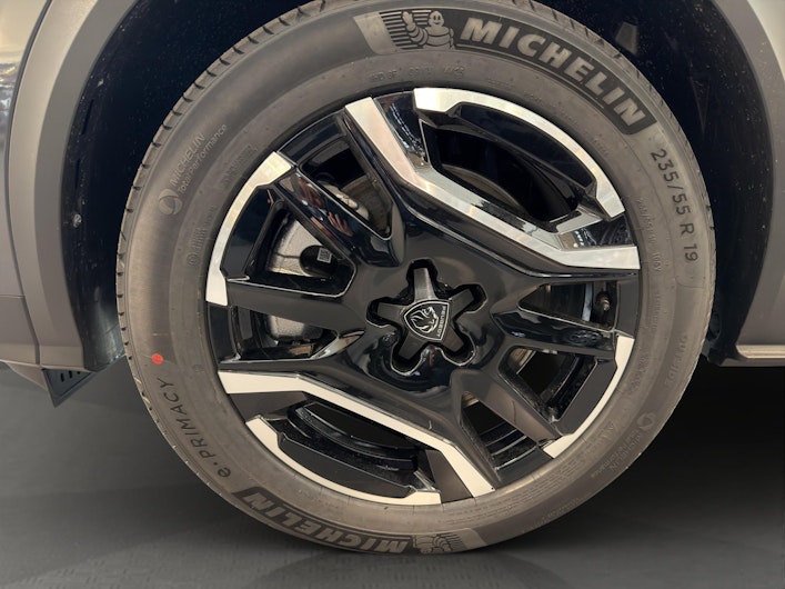 Vehicle image PEUGEOT 5008