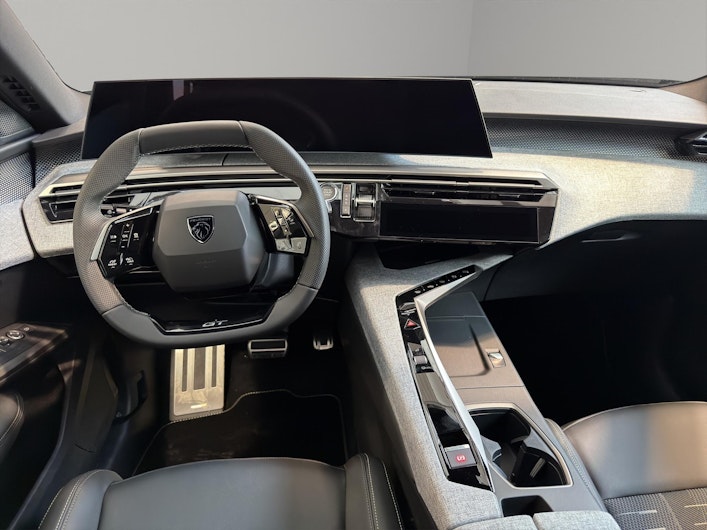 Vehicle image PEUGEOT 5008