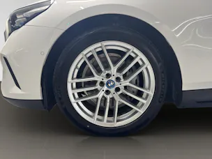 BMW i5 eDrive40