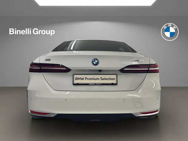 BMW i5 eDrive40