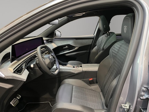 PEUGEOT 5008 1.2 Hybrid GT 1