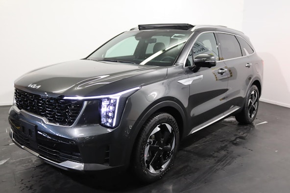 First vehicle image