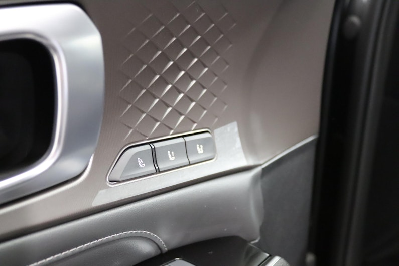 Vehicle image KIA SORENTO