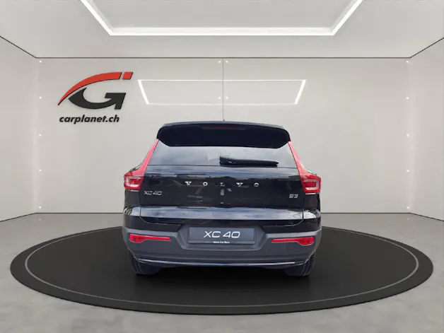 Volvo XC40 2.0 B3 MH Plus Dark