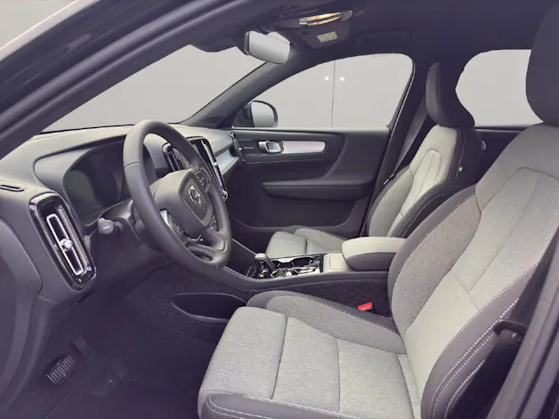 Volvo XC40 2.0 B3 MH Plus Dark