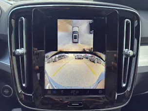Volvo XC40 2.0 B3 MH Plus Dark