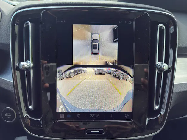 Volvo XC40 2.0 B3 MH Plus Dark