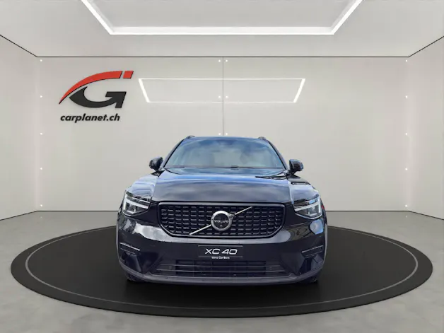 Volvo XC40 2.0 B3 MH Plus Dark