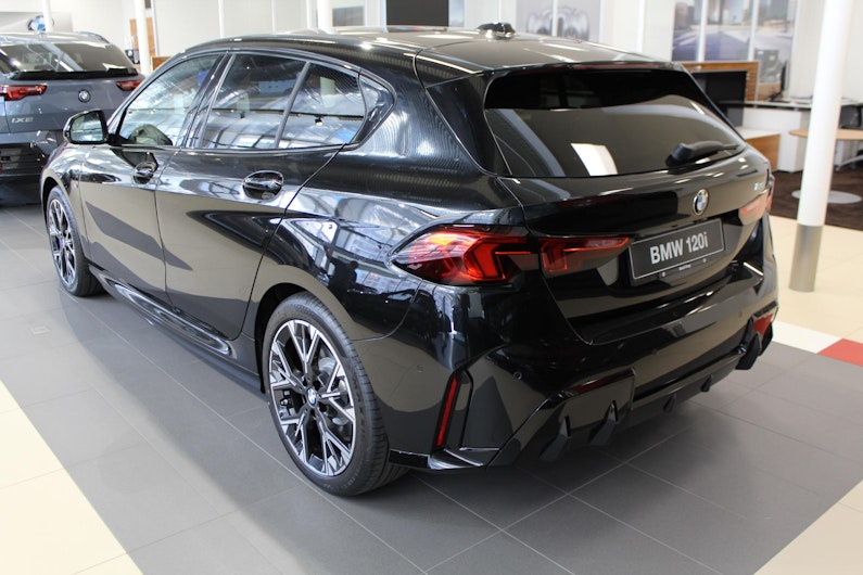 Vehicle image BMW 1 SERIES