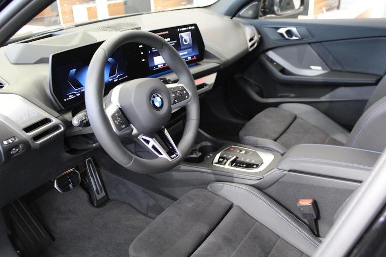 Vehicle image BMW 1 SERIES