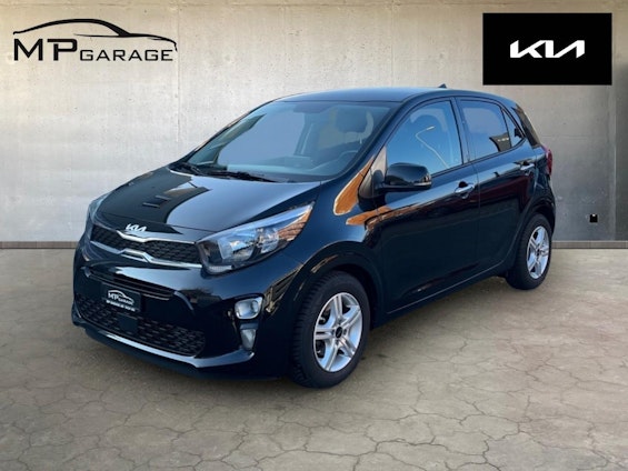 First vehicle image