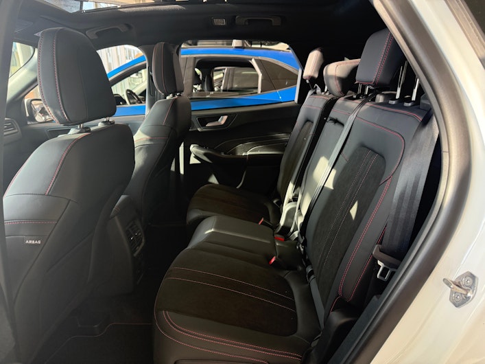 Vehicle image FORD KUGA