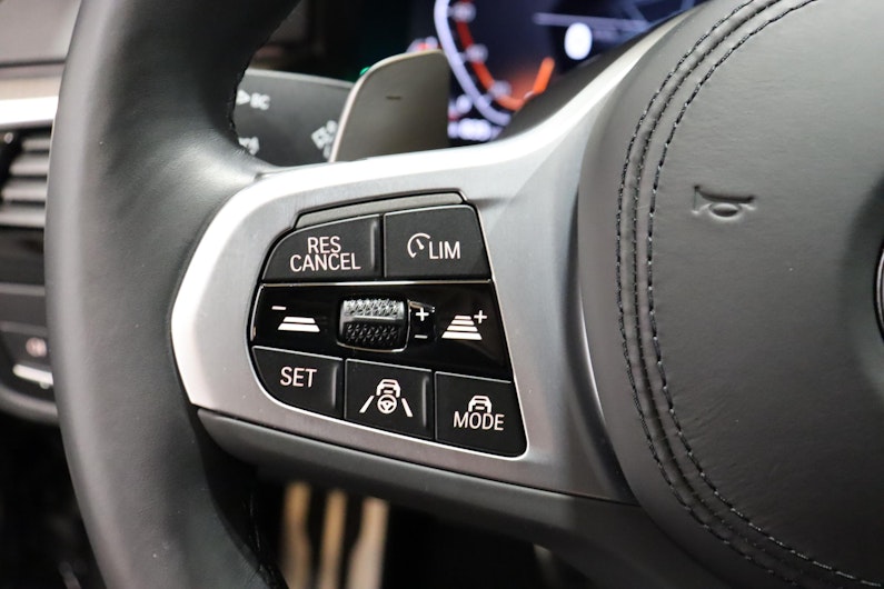 Vehicle image BMW 5 SERIES